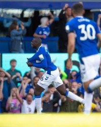  埃弗顿保级关键战，主场艰难战平布伦特福德