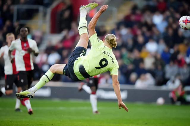  巴黎旧将反戈一击助新东家爆冷取胜